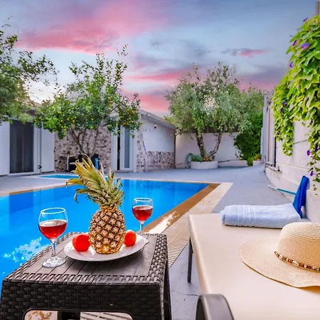 Villa Luxury Just For 2 Halikounas